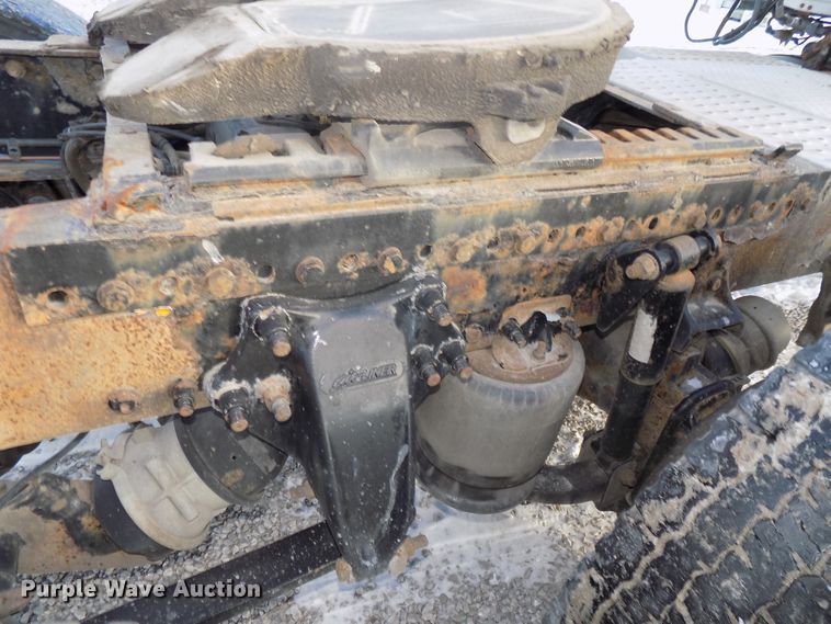 image for item DG2497 2010 Freightliner Cascadia semi truck