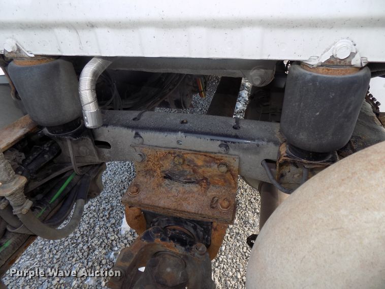 image for item DG2497 2010 Freightliner Cascadia semi truck