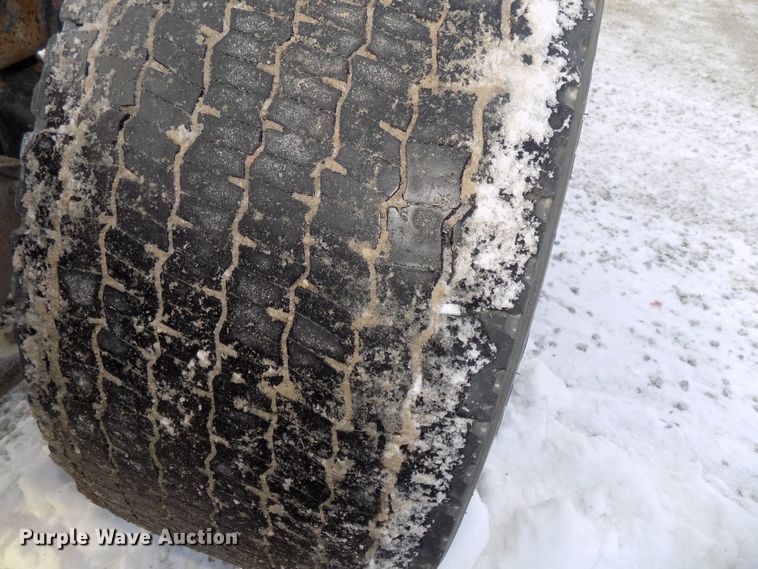 image for item DG2497 2010 Freightliner Cascadia semi truck