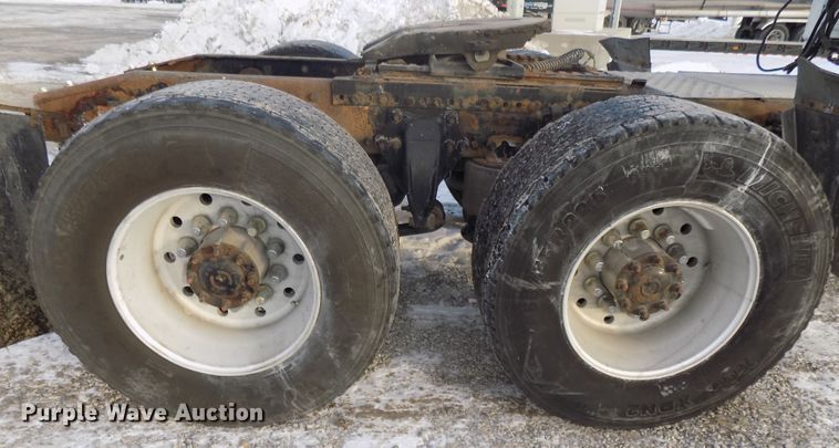 image for item DG2497 2010 Freightliner Cascadia semi truck