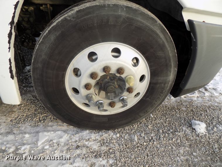 image for item DG2497 2010 Freightliner Cascadia semi truck