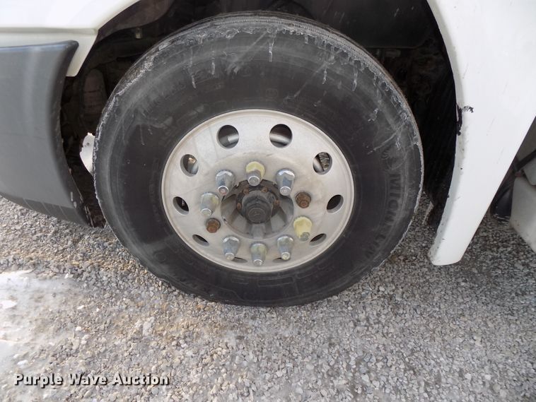 image for item DG2497 2010 Freightliner Cascadia semi truck