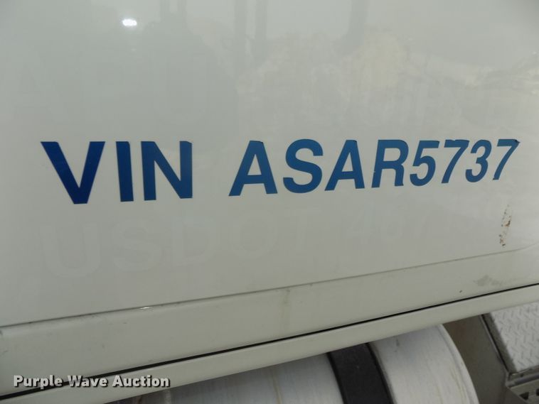 image for item DG2497 2010 Freightliner Cascadia semi truck