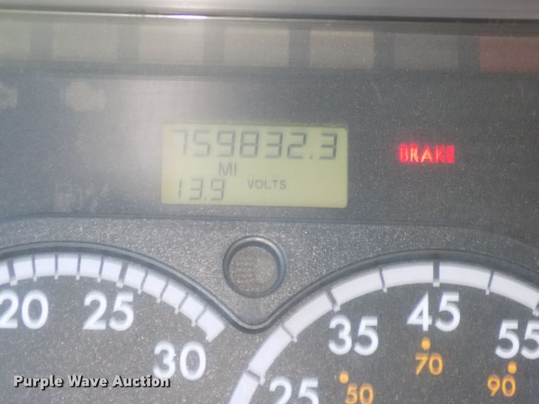 image for item DG2498 2012 Freightliner Cascadia semi truck