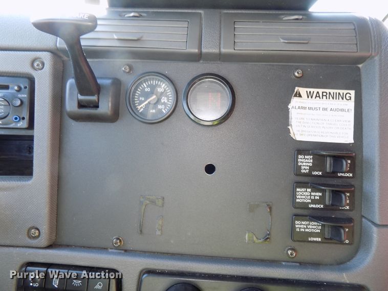 image for item DG2498 2012 Freightliner Cascadia semi truck