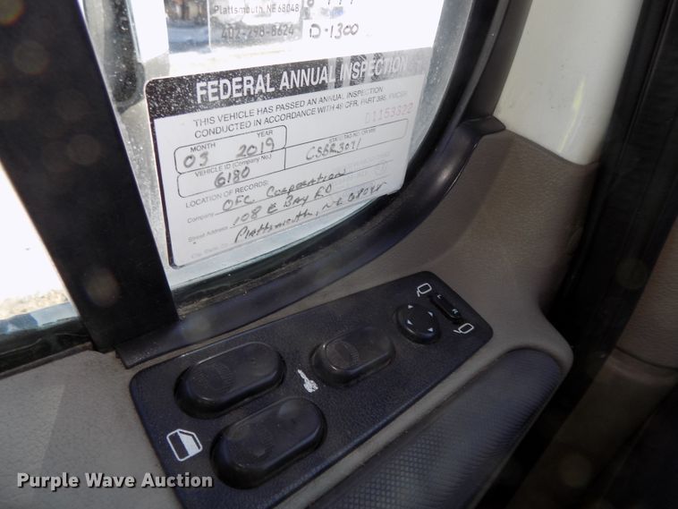 image for item DG2498 2012 Freightliner Cascadia semi truck