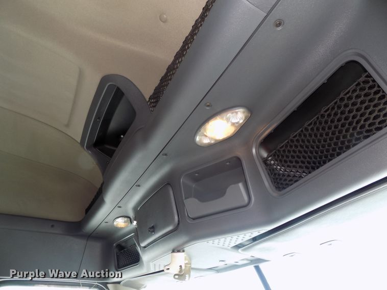 image for item DG2498 2012 Freightliner Cascadia semi truck