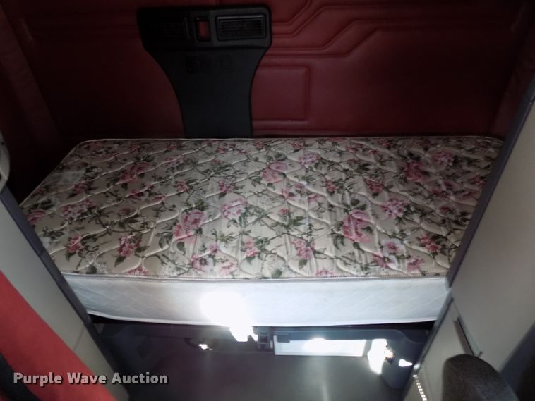 image for item DG2498 2012 Freightliner Cascadia semi truck