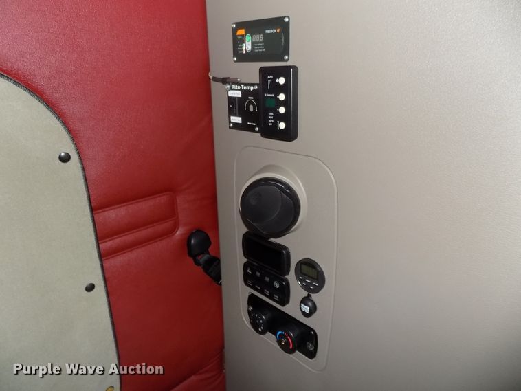 image for item DG2498 2012 Freightliner Cascadia semi truck