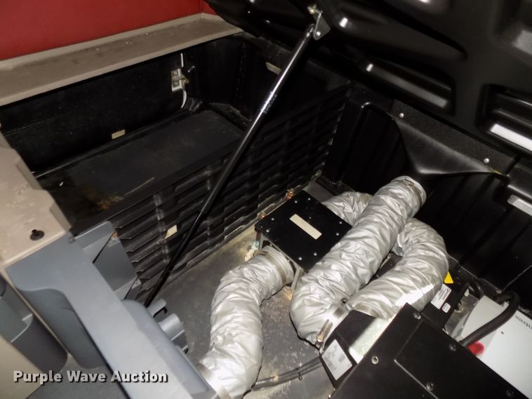 image for item DG2498 2012 Freightliner Cascadia semi truck