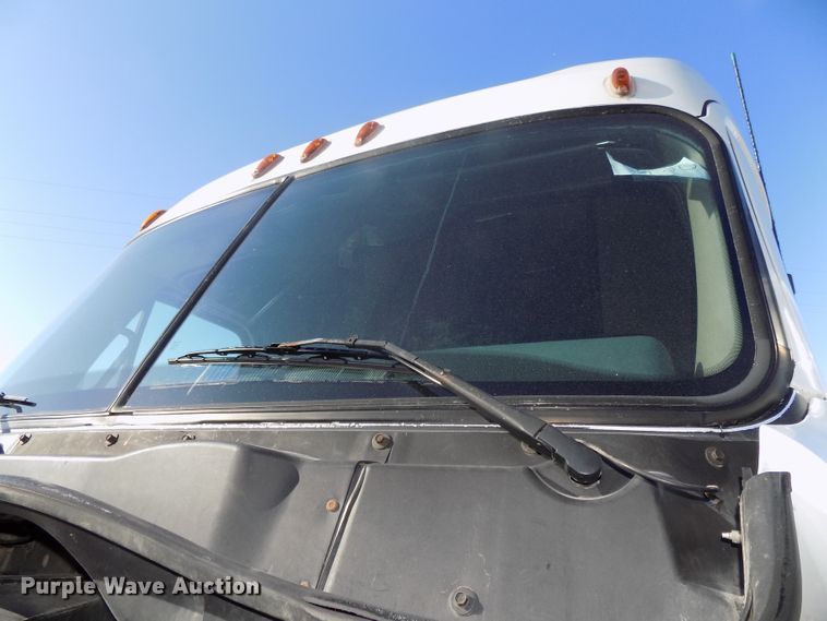 image for item DG2498 2012 Freightliner Cascadia semi truck