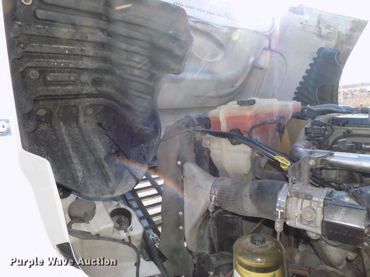 image for item DG2498 2012 Freightliner Cascadia semi truck