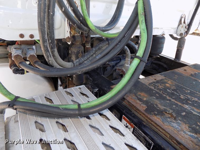 image for item DG2498 2012 Freightliner Cascadia semi truck