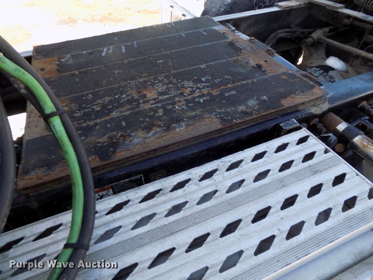 image for item DG2498 2012 Freightliner Cascadia semi truck