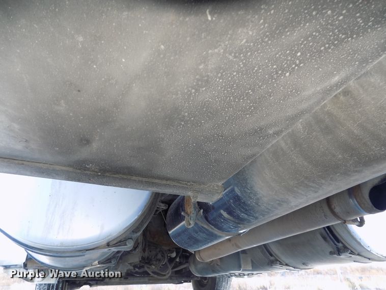 image for item DG2498 2012 Freightliner Cascadia semi truck