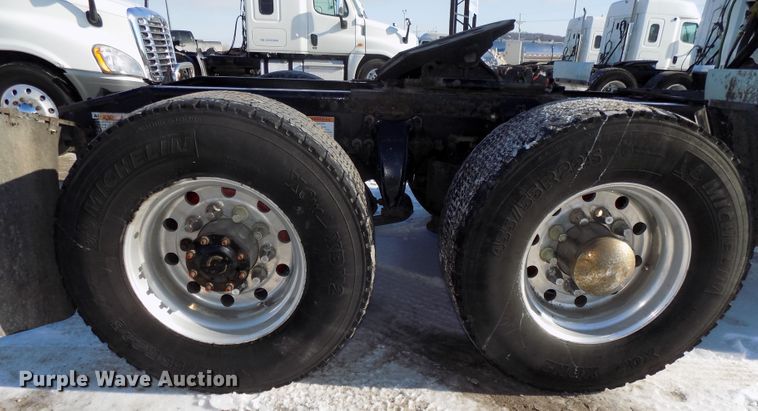 image for item DG2498 2012 Freightliner Cascadia semi truck