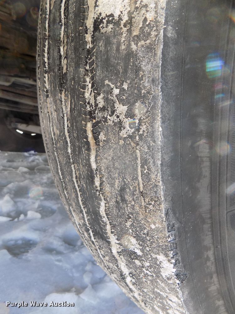 image for item DG2498 2012 Freightliner Cascadia semi truck