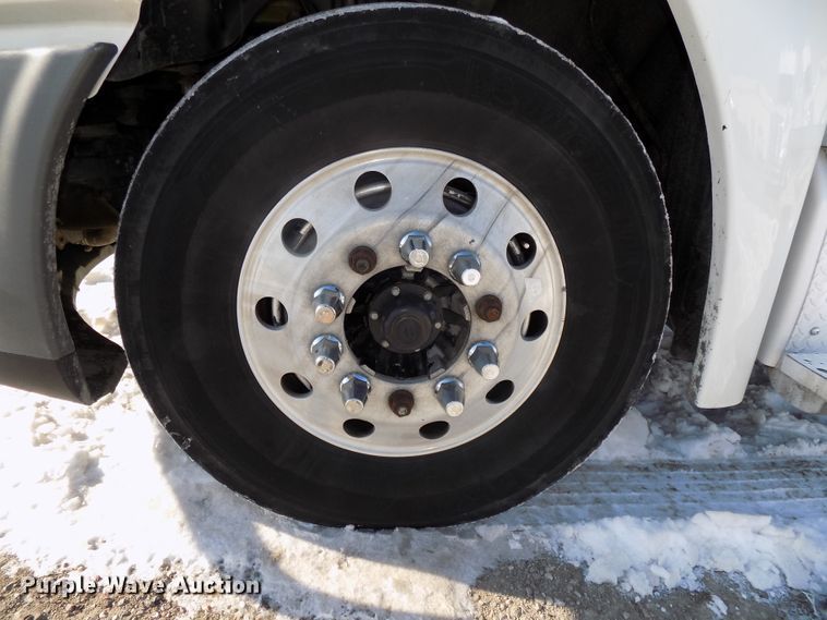 image for item DG2498 2012 Freightliner Cascadia semi truck