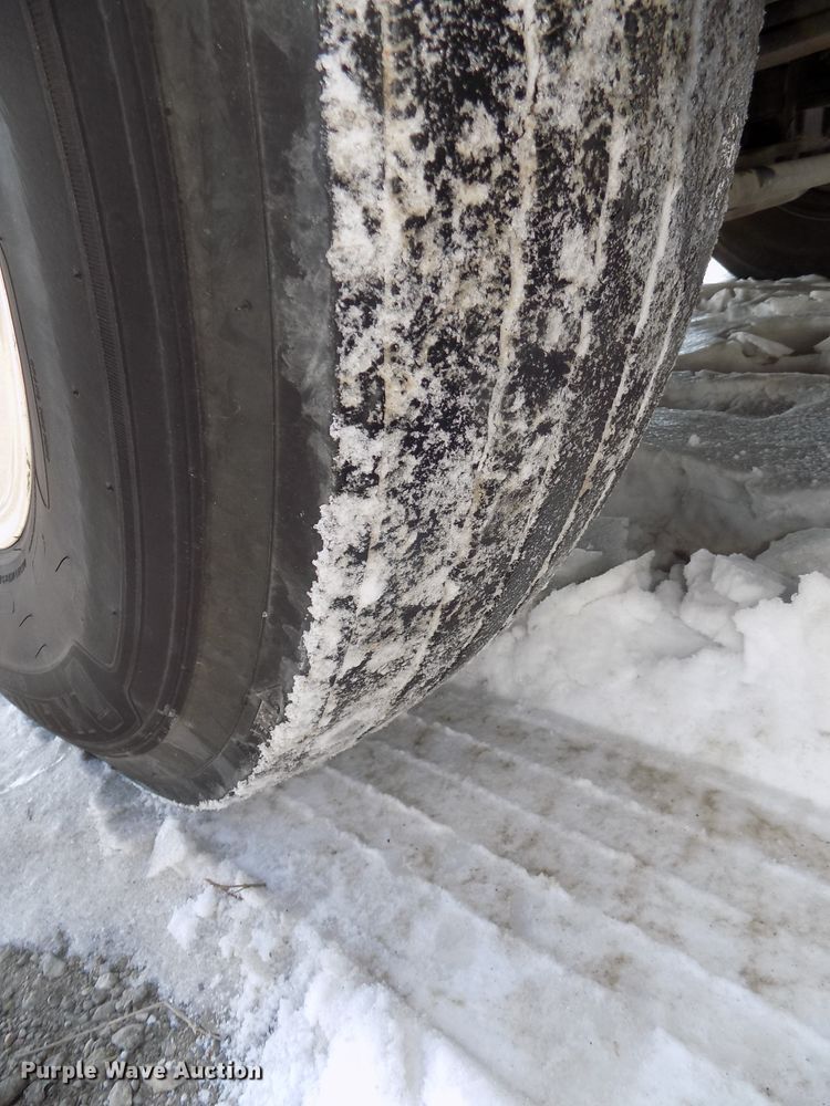 image for item DG2498 2012 Freightliner Cascadia semi truck