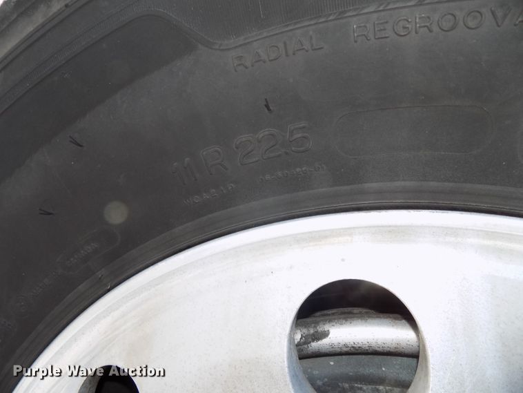 image for item DG2498 2012 Freightliner Cascadia semi truck