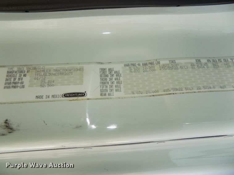 image for item DG2498 2012 Freightliner Cascadia semi truck