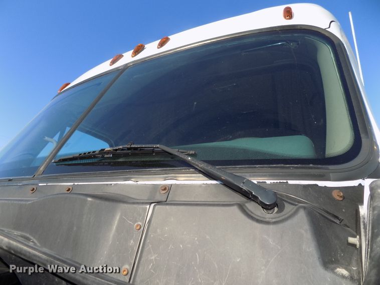 image for item DG2499 2010 Freightliner Cascadia semi truck