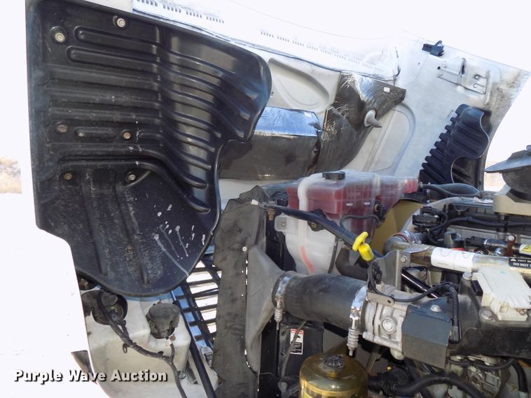 image for item DG2499 2010 Freightliner Cascadia semi truck