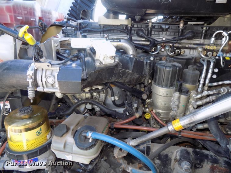 image for item DG2499 2010 Freightliner Cascadia semi truck