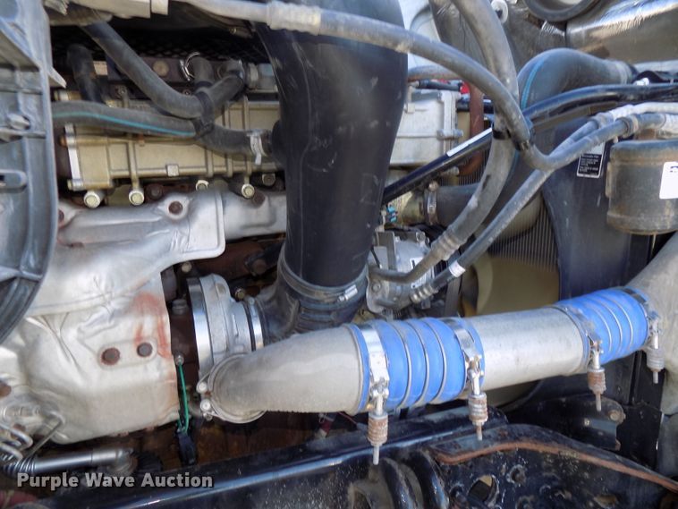 image for item DG2499 2010 Freightliner Cascadia semi truck