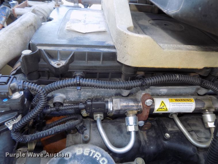 image for item DG2499 2010 Freightliner Cascadia semi truck