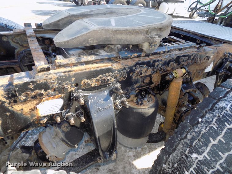 image for item DG2499 2010 Freightliner Cascadia semi truck