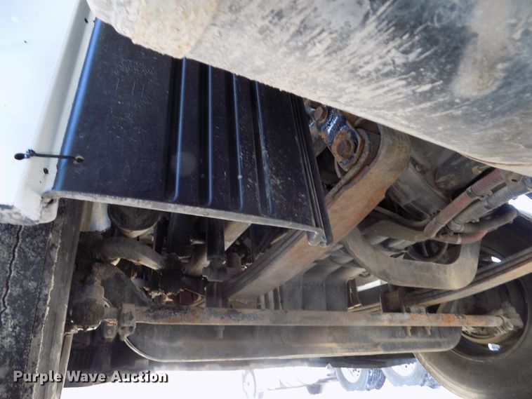 image for item DG2499 2010 Freightliner Cascadia semi truck