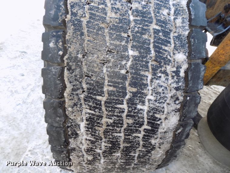 image for item DG2499 2010 Freightliner Cascadia semi truck