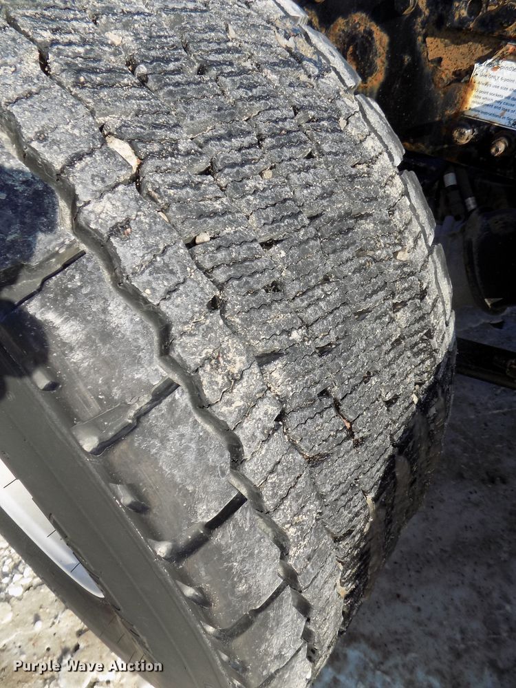 image for item DG2499 2010 Freightliner Cascadia semi truck