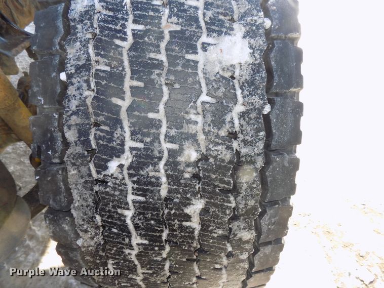 image for item DG2499 2010 Freightliner Cascadia semi truck