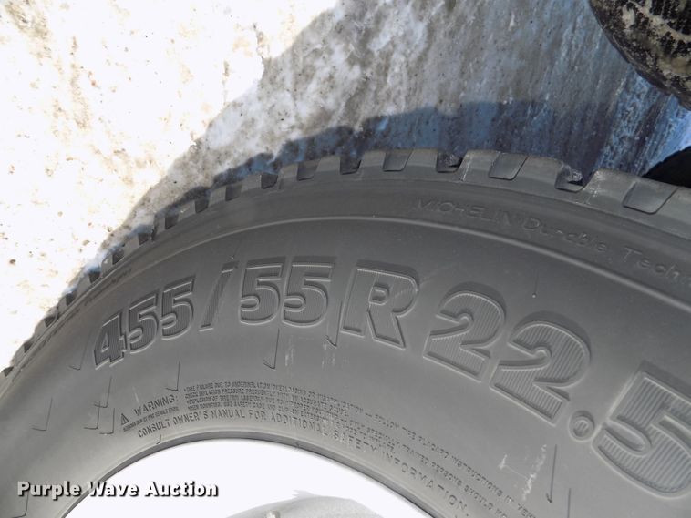 image for item DG2499 2010 Freightliner Cascadia semi truck