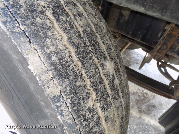 image for item DG2499 2010 Freightliner Cascadia semi truck