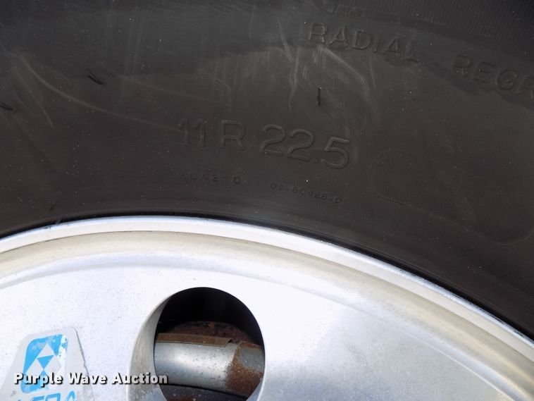 image for item DG2499 2010 Freightliner Cascadia semi truck