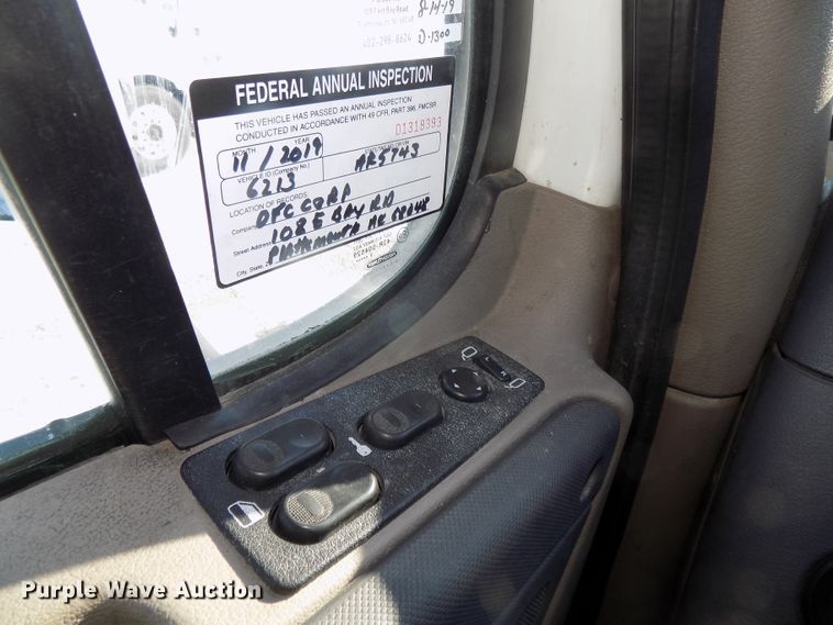 image for item DG2500 2010 Freightliner Cascadia semi truck