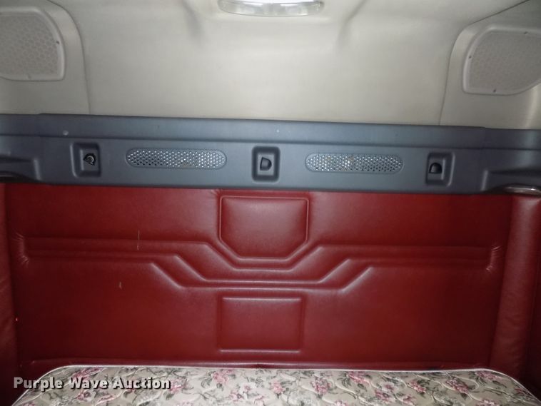 image for item DG2500 2010 Freightliner Cascadia semi truck