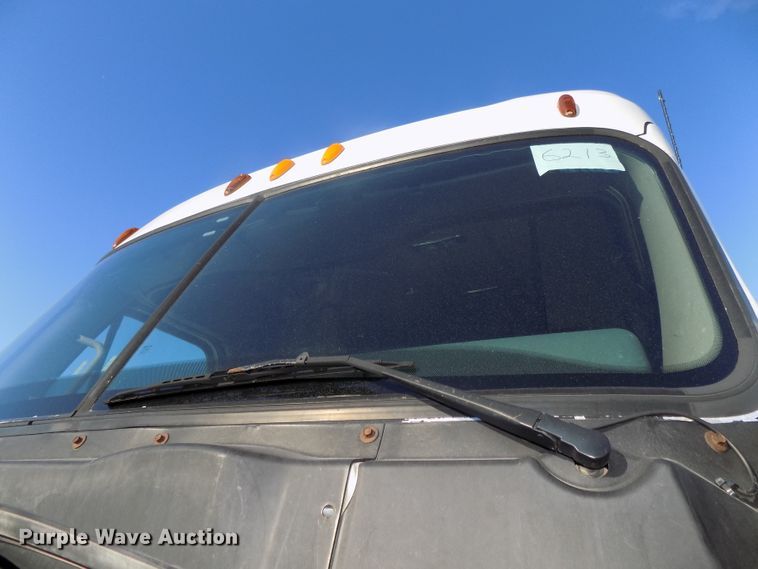 image for item DG2500 2010 Freightliner Cascadia semi truck