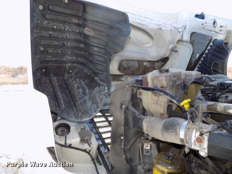 image for item DG2500 2010 Freightliner Cascadia semi truck