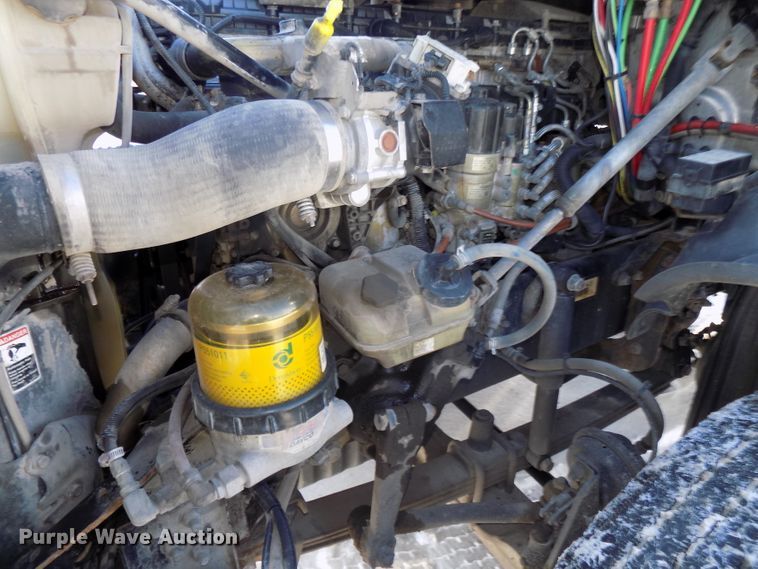 image for item DG2500 2010 Freightliner Cascadia semi truck