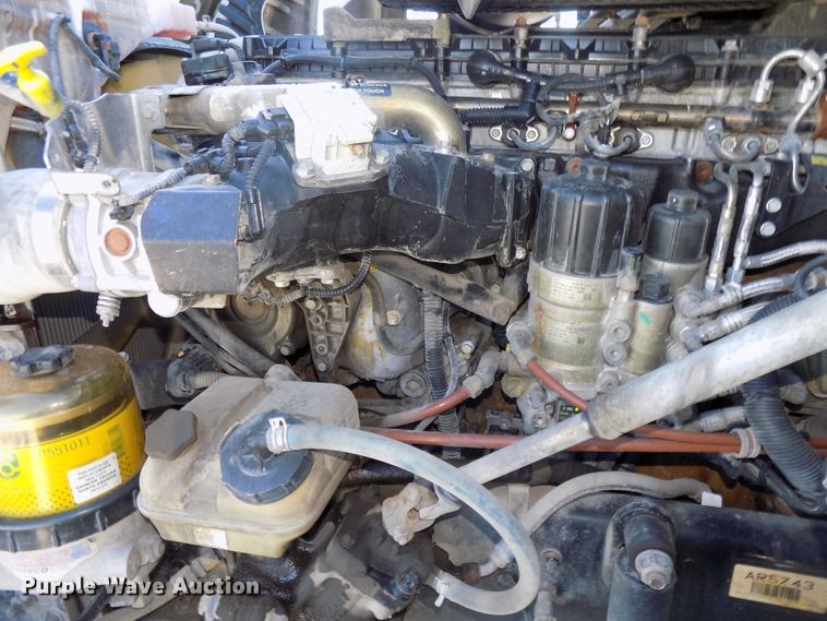 image for item DG2500 2010 Freightliner Cascadia semi truck