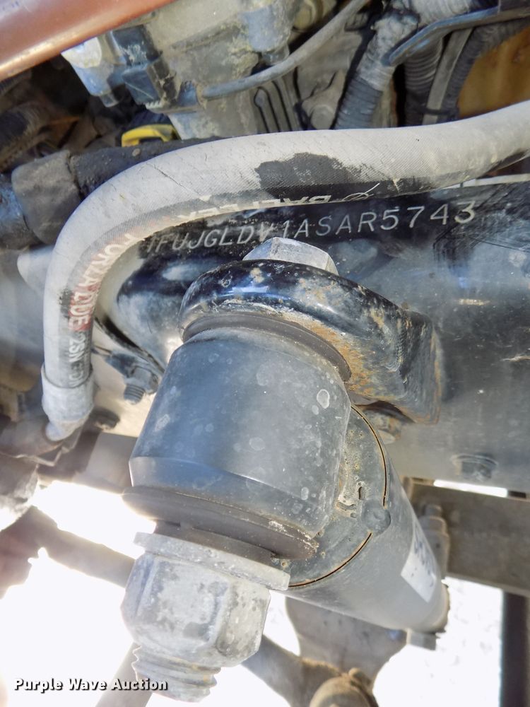 image for item DG2500 2010 Freightliner Cascadia semi truck