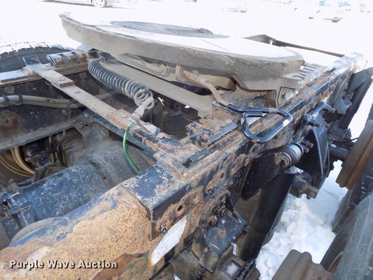 image for item DG2500 2010 Freightliner Cascadia semi truck