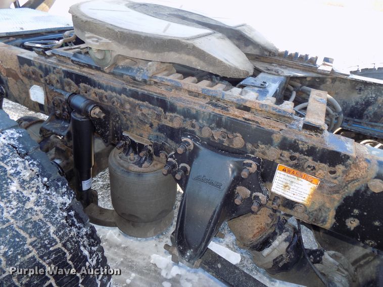 image for item DG2500 2010 Freightliner Cascadia semi truck