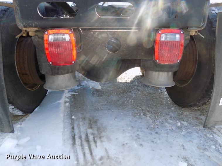 image for item DG2500 2010 Freightliner Cascadia semi truck