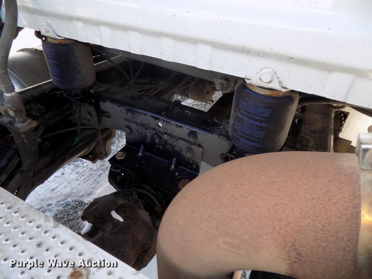 image for item DG2500 2010 Freightliner Cascadia semi truck