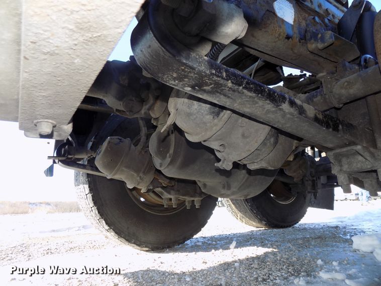 image for item DG2500 2010 Freightliner Cascadia semi truck